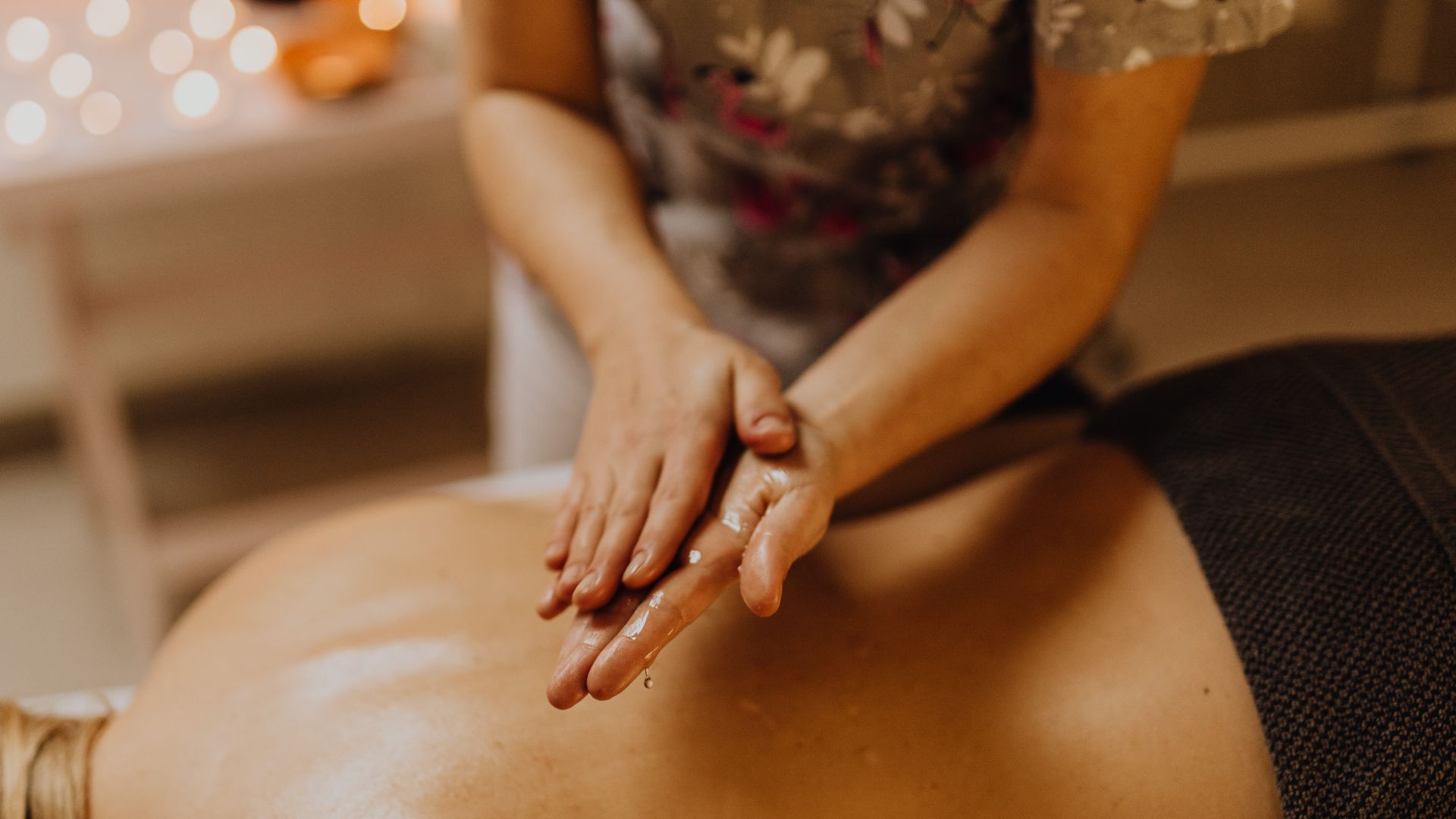 MASSAGE AYURVEDIQUE ABHYANGA image
